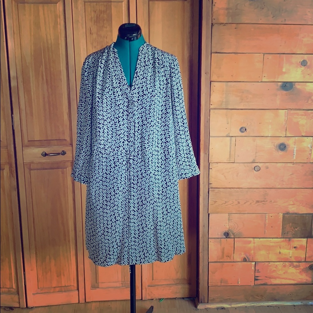 Diane Von Furstenberg 100% Silk dress with pockets